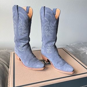 Tecovas Annie in indigo suede size 8B